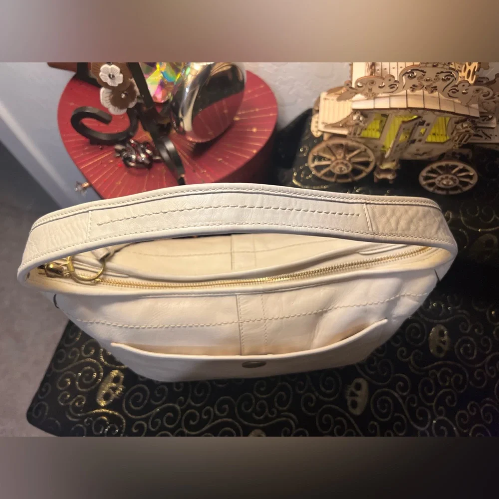 Coach 2006 Chelsea Ergo Off White Leather Shoulder Hobo Bag